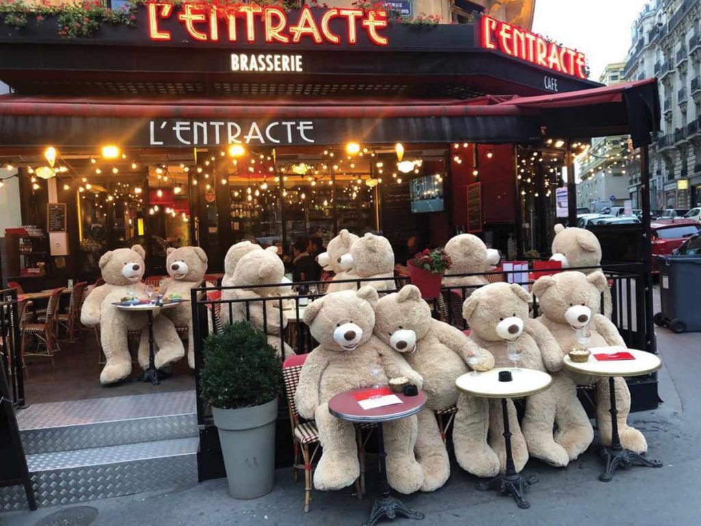 Des ours en peluche géants dans les rues de Paris !